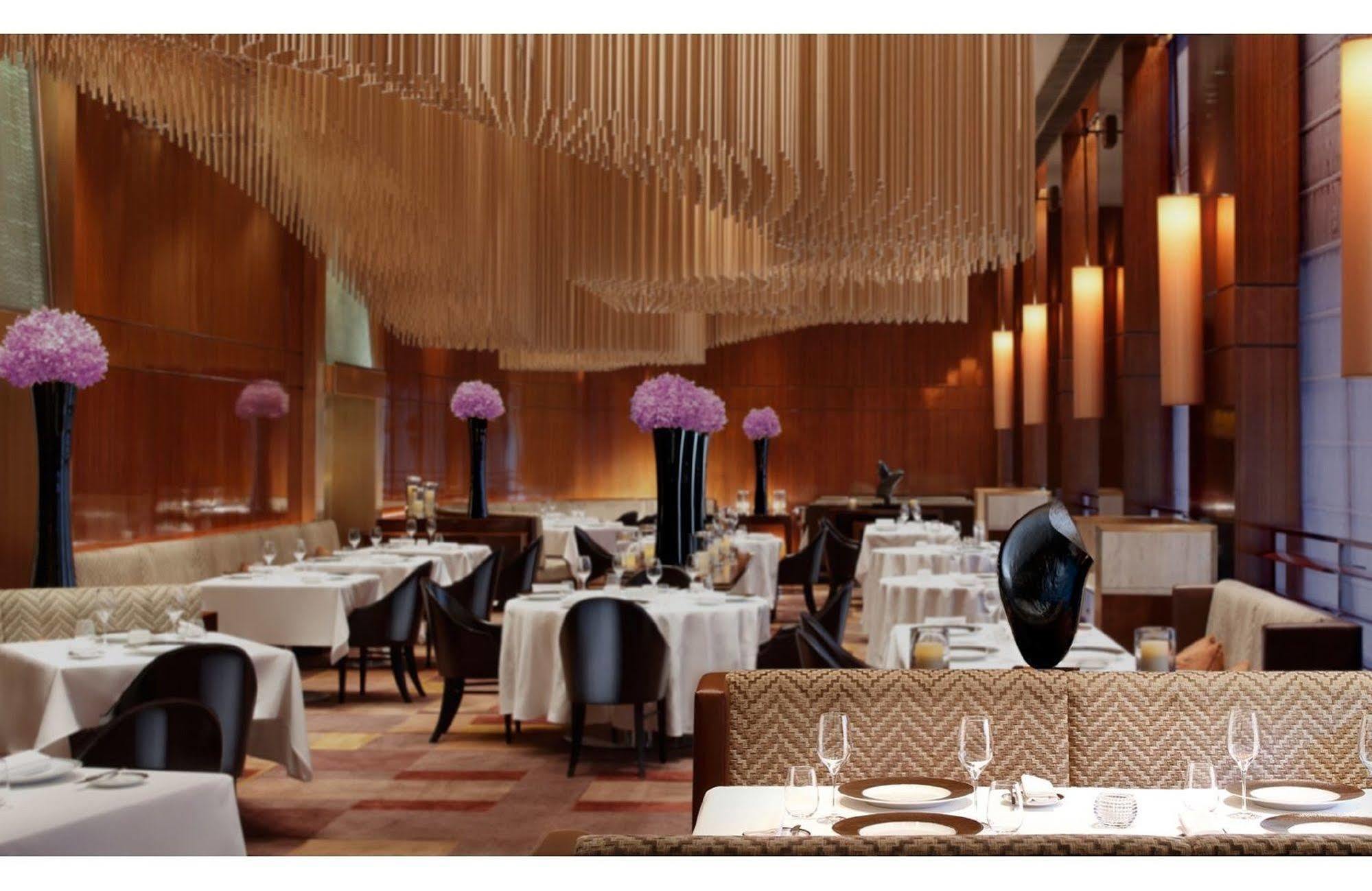 The Landmark Mandarin Oriental Khách sạn 5*
