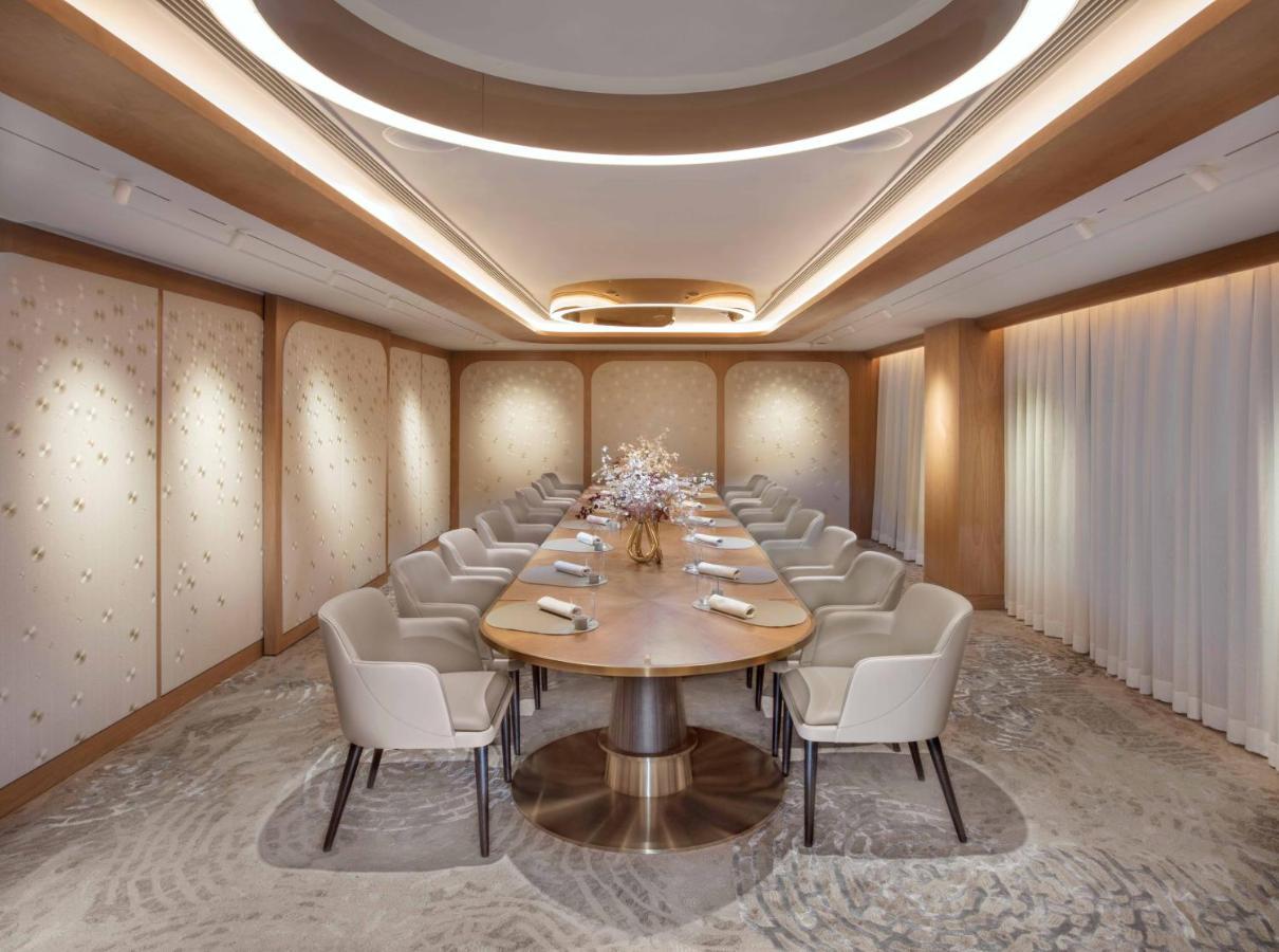 The Landmark Mandarin Oriental Hong Kong